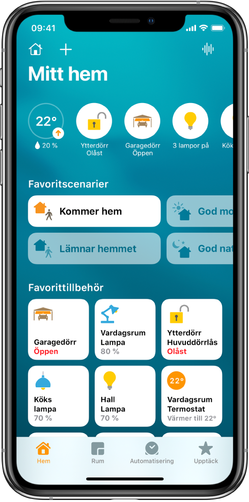 Fliken Hem med scenarier och tillbehör som har markerats som favoriter. Även statusknappar för tillbehör visas. Andra flikar längs med nederkanten som visas är Rum och Automatisering.