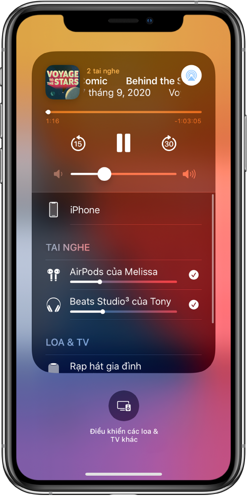 Một màn hình Trung tâm điều khiển đang hiển thị các tai nghe AirPods và Beats được kết nối.