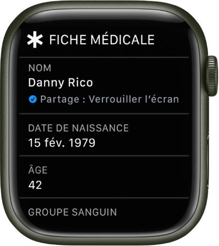 L’écran « Fiche médicale » affichant le nom, la date de naissance et l’âge d’utilisation.