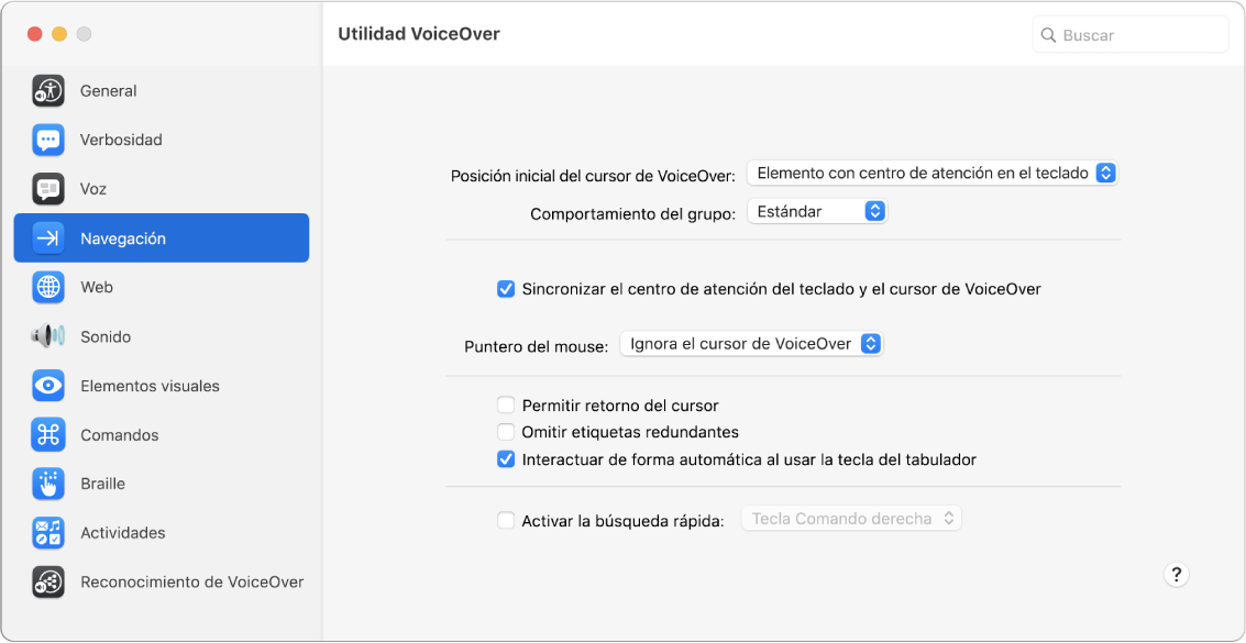 La ventana de Utilidad VoiceOver mostrando la categoría Navegación seleccionada en la barra lateral en la izquierda y sus opciones en la derecha. En la esquina inferior derecha de la ventana hay un botón Ayuda que muestra la ayuda en línea de VoiceOver sobre las opciones.