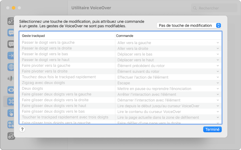 Liste des gestes VoiceOver et des commandes correspondantes affichée dans le commandeur trackpad d’Utilitaire VoiceOver.