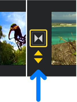 Frecce gialle doppie che vengono visualizzate sotto una transizione nella timeline.
