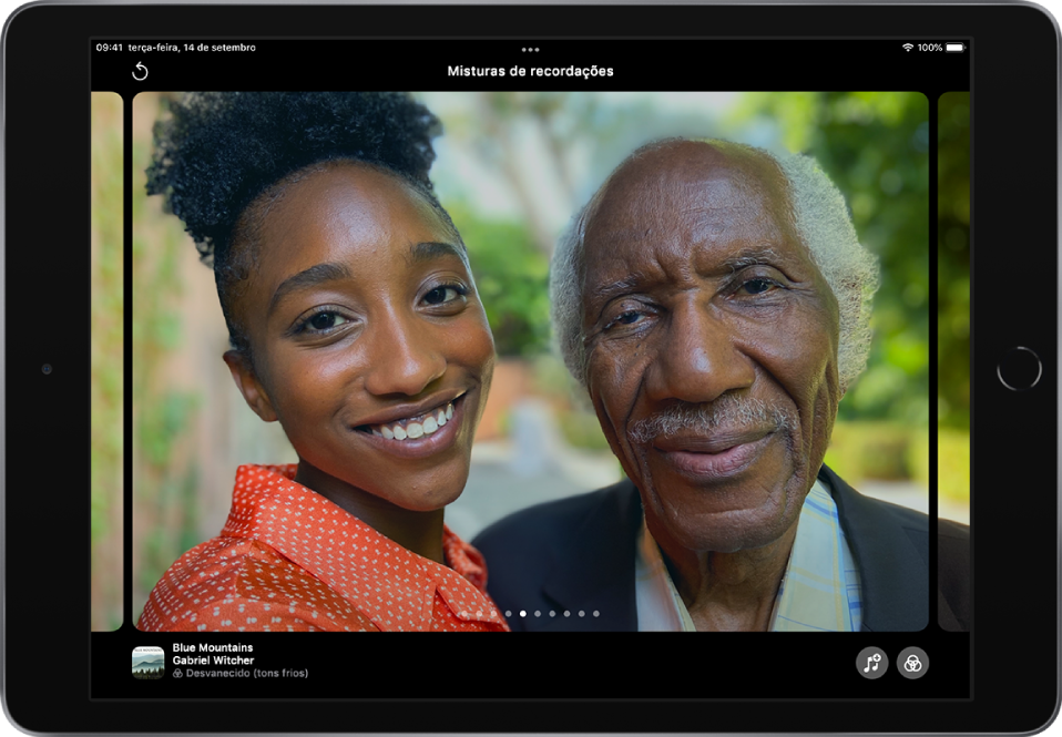 O ecrã “Mistura de recordações” na aplicação Fotografias.