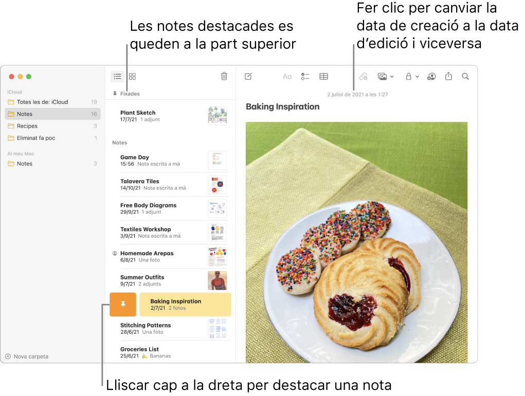 La finestra de l’app Notes, amb la llista de notes al centre, les notes destacades a la part superior de la llista de notes i el botó Destacar en una nota. El contingut d’aquesta nota apareix a la dreta, amb la data a la part superior; fes clic a la data per canviar entre la data de creació i la data de modificació.