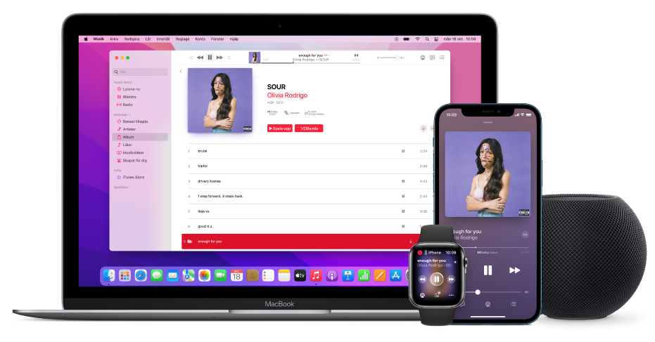 En låt spelas på en Mac, iPhone och Apple Watch och det finns en HomePod i bakgrunden.