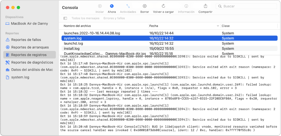 Ventana de Consola con el reporte wifi.log seleccionado y detalles en la parte inferior.