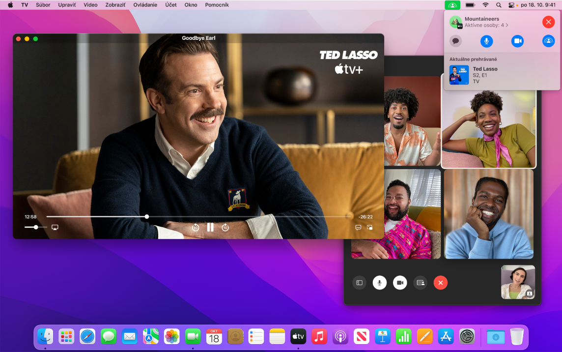 Zdieľaná sledovacia párty s epizódou seriálu Ted Lasso v okne apky Apple TV a s divákmi v okne apky FaceTime.