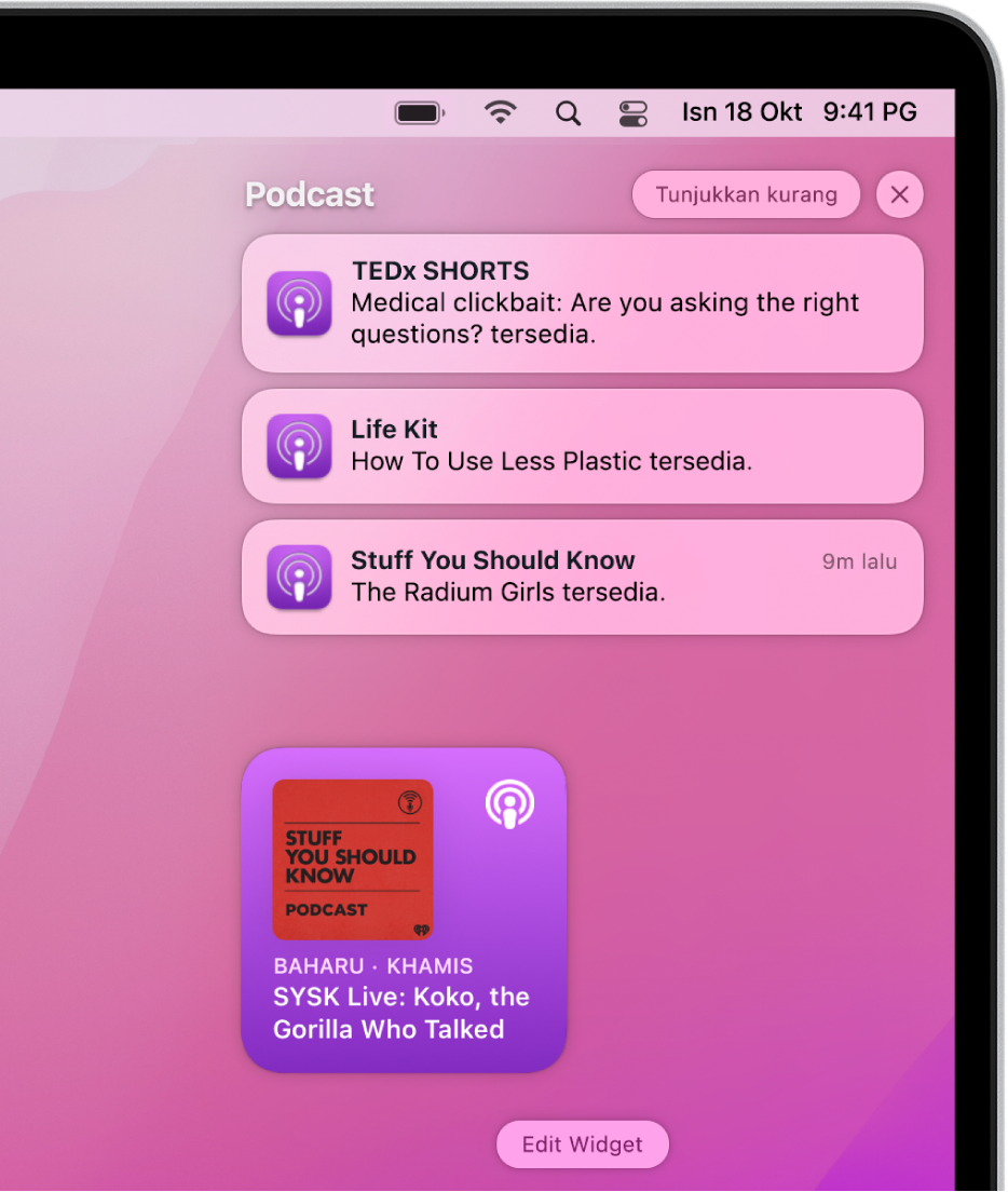 Penjuru kanan atas desktop Mac menunjukkan pemberitahuan, termasuk salah satu episod baharu yang tersedia untuk didengar dalam Podcast.