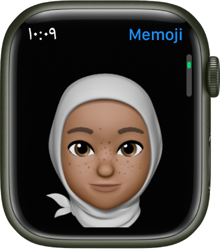 تطبيق Memoji على Apple Watch يعرض وجهًا.
