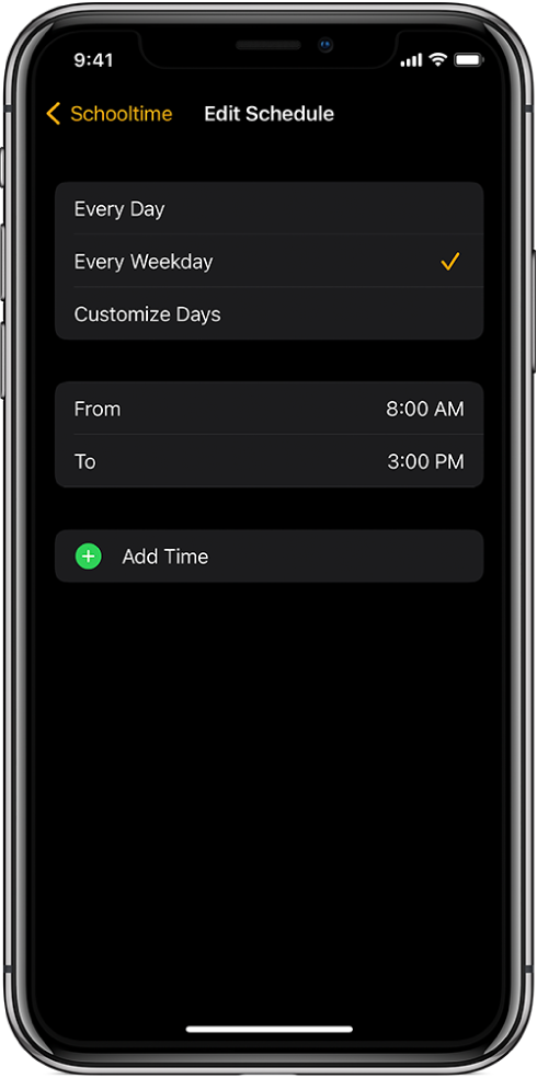 iPhone, показващ екрана Edit Schedule (Редактиране на график) за Schooltime (Време в училище). Опциите Every Day (Всеки ден), Every Weekday (Всеки работен ден) и Customize Days (Настройка на дни) се появяват най-горе, като е избрано Every Weekday (Всеки работен ден). В средата на екрана са часовете From (От) и To (До), а отдолу има бутон Add Time (Добавяне на час).