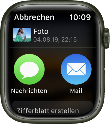 Die Anzeige zum Teilen in der App „Fotos“ auf der Apple Watch. Oben wird ein Foto angezeigt. Darunter sind Tasten für die Apps „Nachrichten“ und „Mail“.