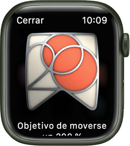 En el Apple Watch aparece un premio. Debajo del premio aparece su descripción. Puedes arrastrar para girar el premio.