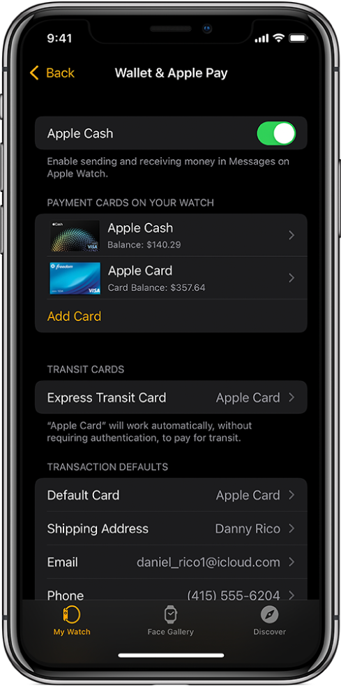 Rakenduse Wallet & Apple Pay kuva iPhone'i rakenduses Apple Watch. Ekraanil on Apple Watchi lisatud kaardid, funktsiooni Express Transit jaoks lisatud kaart ning tehingute vaikeseaded.