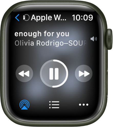 L’écran À l’écoute qui affiche Watch en haut à gauche avec une flèche pointant vers la gauche qui vous redirige vers l’écran de l’appareil. Un titre de chanson et le nom de l’artiste s’affichent en dessous. Les commandes de lecture sont au centre. Les boutons AirPlay, Liste des pistes et Plus d’options se trouvent en bas.