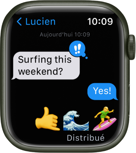 L’Apple Watch qui affiche une conversation dans l’app Messages.