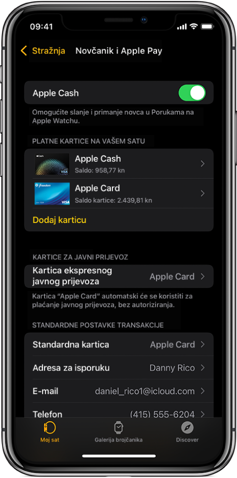 Zaslon Novčanik i Apple Pay u aplikaciji Apple Watch na iPhoneu. Na zaslonu su prikazane kartice dodane na Apple Watch, kartica koju ste odabrali za ekspresni javni prijevoz i standardne postavke transakcije.