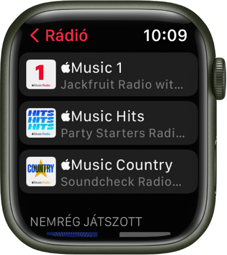 A Rádió képernyője, amelyen három Apple Music rádióállomás látható.