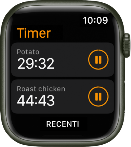 Due timer nell’app Timer. Ciascun timer mostra il tempo residuo sotto il nome del timer e un pulsante per mettere in pausa sulla destra. In basso a sinistra sullo schermo è presente un pulsante Recenti.