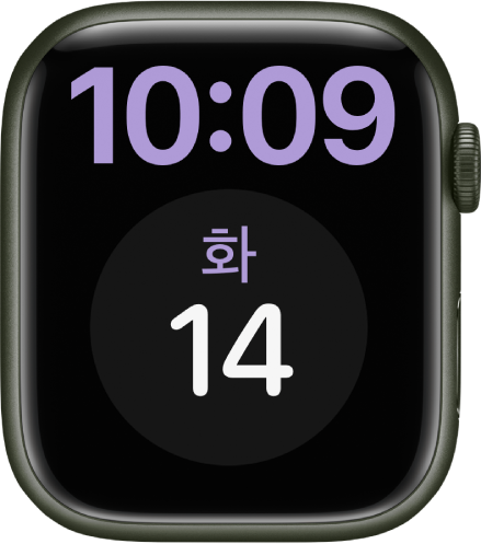 큰글자 시계 페이스는 상단에 디지털 포맷으로 시간을 표시함. 아래에 큰 캘린더 컴플리케이션이 있음.