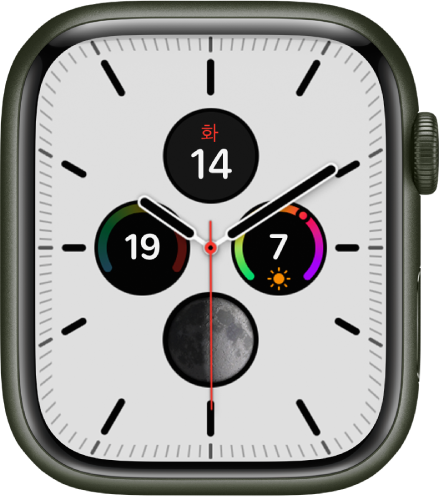 자오선 시계 페이스에서 페이스 색상 및 다이얼 세부사항을 조절할 수 있음. 아날로그 시계 페이스 안에 표시된 네 개의 컴플리케이션으로 상단에 캘린더, 오른쪽에 자외선 지수, 하단에 문페이즈 및 왼쪽에 온도가 있음.