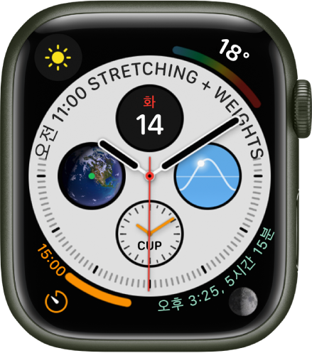 인포그래프 시계 페이스의 각 모서리에는 컴플리케이션이 있고 중앙에 4개의 문자판이 있음.