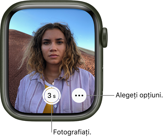 În timp ce este utilizat drept telecomandă pentru cameră, ecranul Apple Watch-ului afișează ce este în vizorul camerei iPhone-ului. Butonul Fotografiați este în centru jos, având în dreapta butonul Mai multe opțiuni. Dacă ați făcut o poză, butonul Vizualizor poză se află în partea stângă jos.