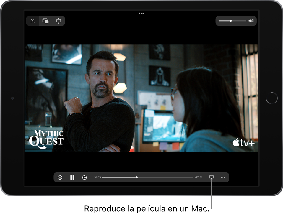 Una película en reproducción en la pantalla del iPad. En la parte inferior de la pantalla se encuentran los controles de reproducción, incluido el botón AirPlay cerca de la parte inferior derecha.
