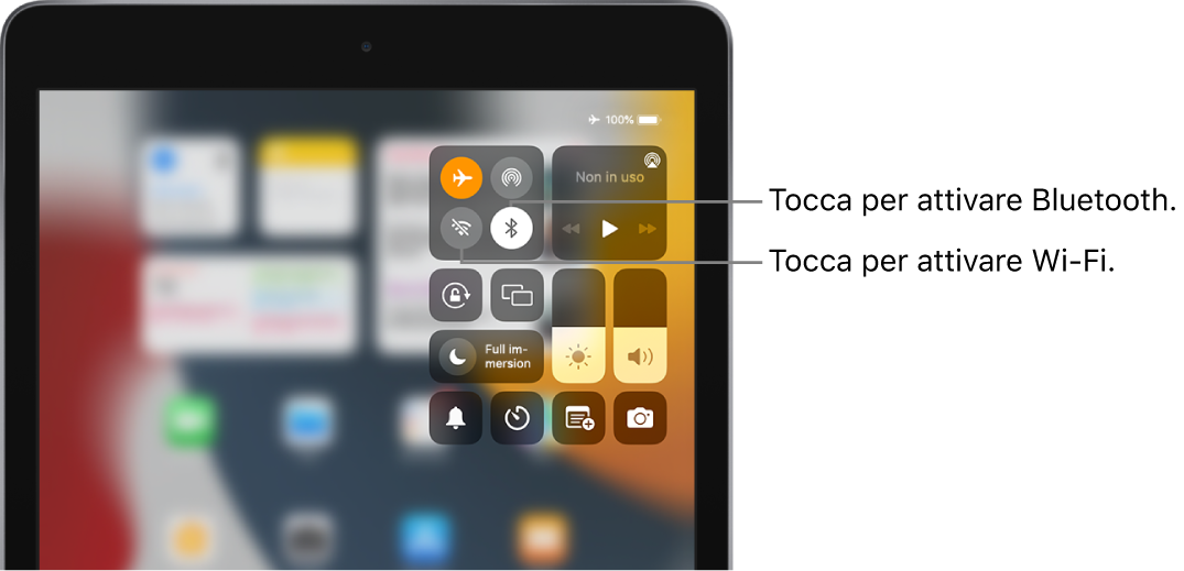 Centro di Controllo con la modalità “Uso in aereo” attivata. I pulsanti per attivare il Wi-Fi e il Bluetooth sono visibili nell'angolo superiore sinistro di Centro di Controllo.