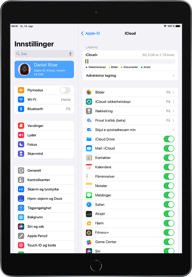 Innstillingsskjermen for iCloud, med iCloud-lagringsmåleren og en liste med apper og funksjoner, blant annet Mail, Kontakter og Meldinger, som kan brukes sammen med iCloud.