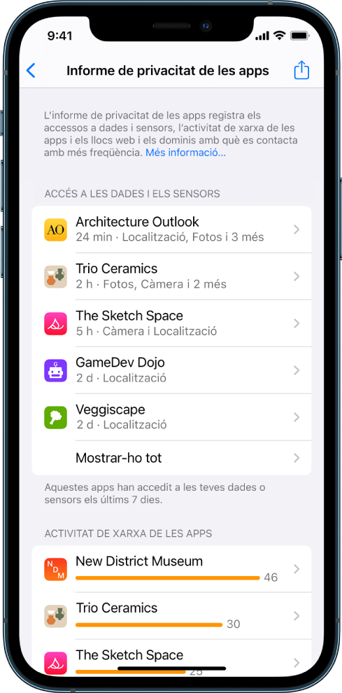 Informe de privacitat de les apps, on es pot veure informació sobre cinc apps a la categoria “Accés a les dades i els sensors” i informació sobre tres apps a la categoria “Activitat de xarxa de les apps”.