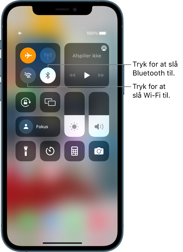 Kontrolcenter med Flyfunktion slået til. Knapperne, der bruges til at slå Wi-Fi og Bluetooth til, findes i øverste venstre hjørne af Kontrolcenter.