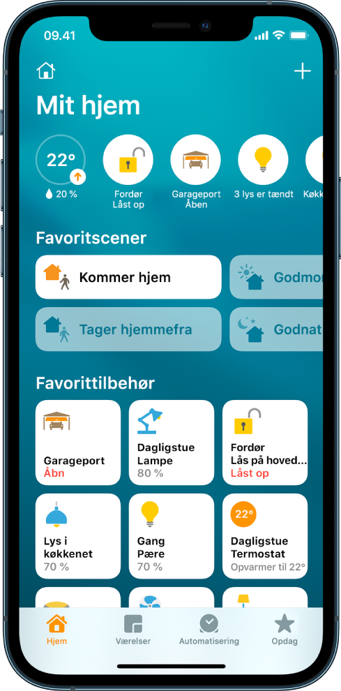 Fanen Hjem, der viser scener og tilbehør, som er markeret som favoritter. Der vises også knapper med tilbehørsstatus. De øvrige faner langs bunden er Værelser og Automatisering.