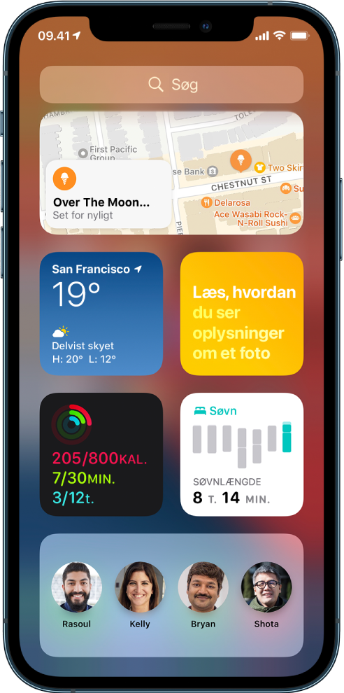 Widgetten Kort og andre widgets på en iPhone-skærm.