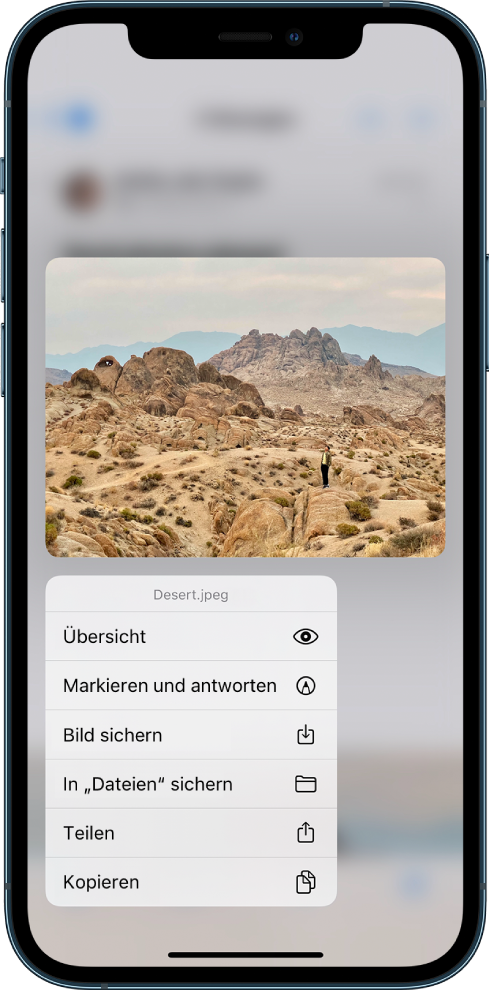 Ein ausgewählter E-Mail-Anhang mit der Liste möglicher Aktionen. Zu den Optionen gehören „Übersicht“, „Markieren und antworten“, „Bild sichern“, „In ‚Dateien‘ sichern“, „Teilen“ und „Kopieren“.