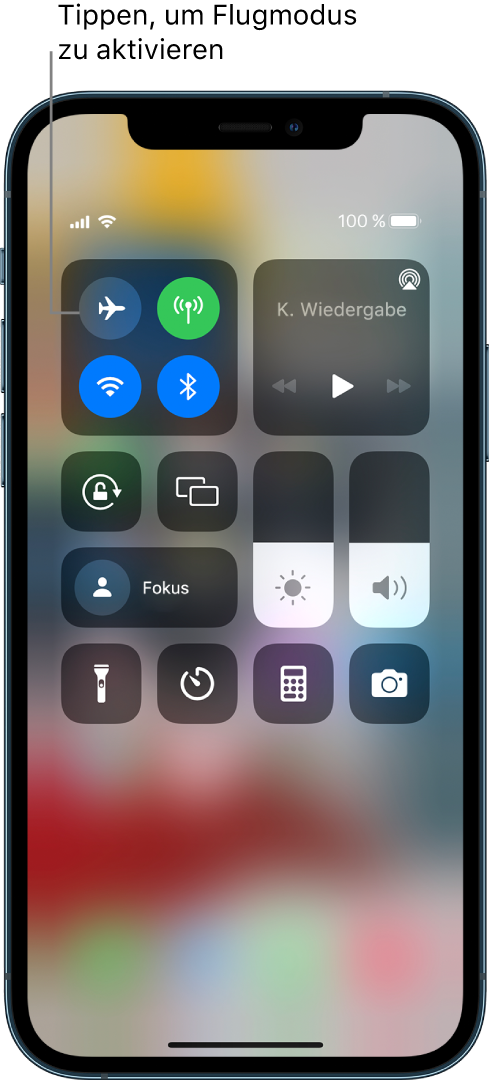 Das Kontrollzentrum mit einem Hinweis, dass durch Tippen auf die Taste oben links der Flugmodus aktiviert wird.