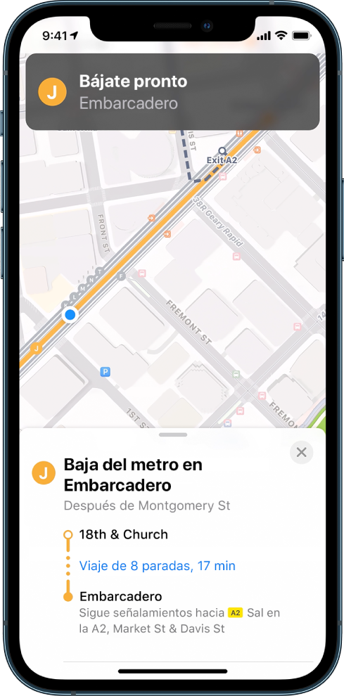 Un mapa mostrando indicaciones en transporte público y una notificación que indica que debes bajarte pronto.