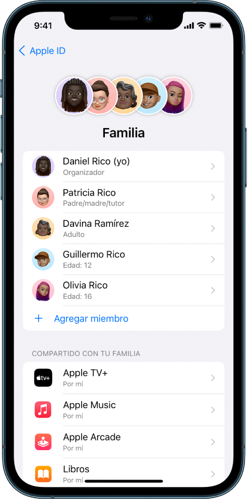 La pantalla de “Compartir en familia” en Configuración. Lista con 4 miembros de la familia y 4 suscripciones que se comparten con el grupo familiar.