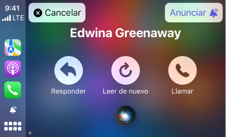 Siri mostrando las opciones Responder, Volver a leer y Llamar para un mensaje de texto entrante en CarPlay. En la esquina superior izquierda se encuentra el botón Cancelar, y en la esquina superior derecha está el botón Anunciar.