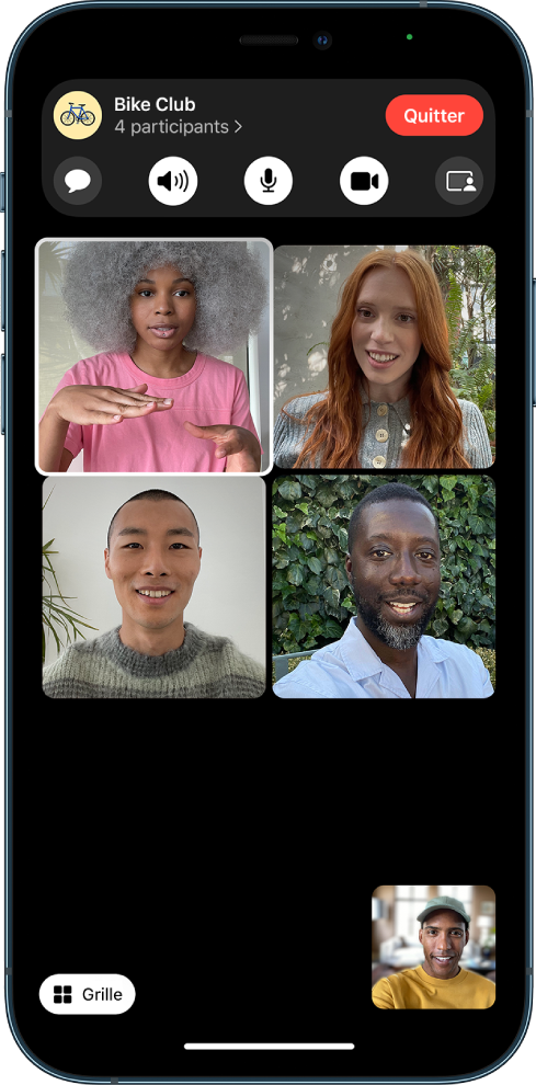 Un appel FaceTime en groupe affichant les participants dans une grille, avec l’image de la personne qui parle mise en avant.