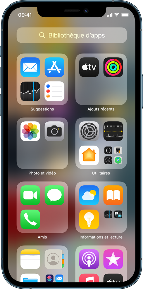La bibliothèque d’apps sur l’iPhone montrant les apps organisées par catégorie (« Photo et vidéo », « Réseaux sociaux », etc.).