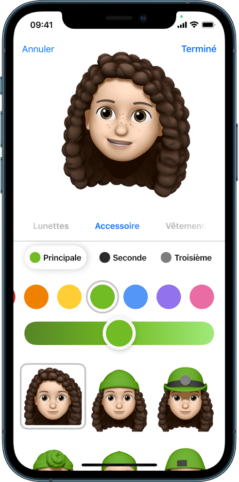 L’écran de création d’un Memoji, montrant un personnage en cours de création en haut, les caractéristiques physiques sous le personnage et les options de personnalisation pour la caractéristique sélectionnée en dessous. Le bouton OK se trouve en haut à droite et le bouton Annuler est en haut à gauche.