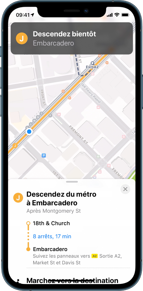 Un plan affichant un itinéraire en transports en commun et une notification indiquant de quitter bientôt le transport.