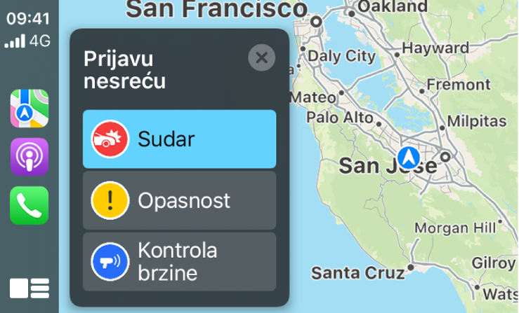 CarPlay prikazuje ikone za Karte, Podcaste i Telefon s lijeve strane i kartu trenutačnog područja s desne gdje se prijavljuju Stanje na cestama, Opasnost ili Kontrola brzine.