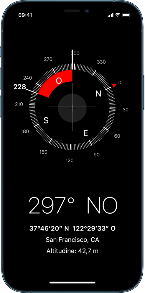 La schermata dell'app Bussola ti mostra la direzione verso cui è puntato iPhone, la posizione attuale e l'altitudine.
