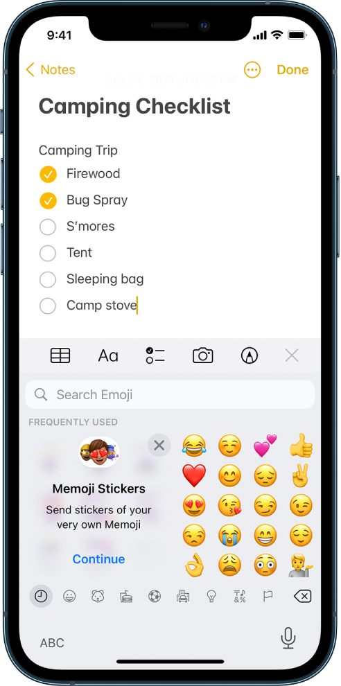 Lietotnē Notes tiek rediģēta piezīme, ir atvērta emocijzīmju tastatūra un virs tās lauks Search Emoji.