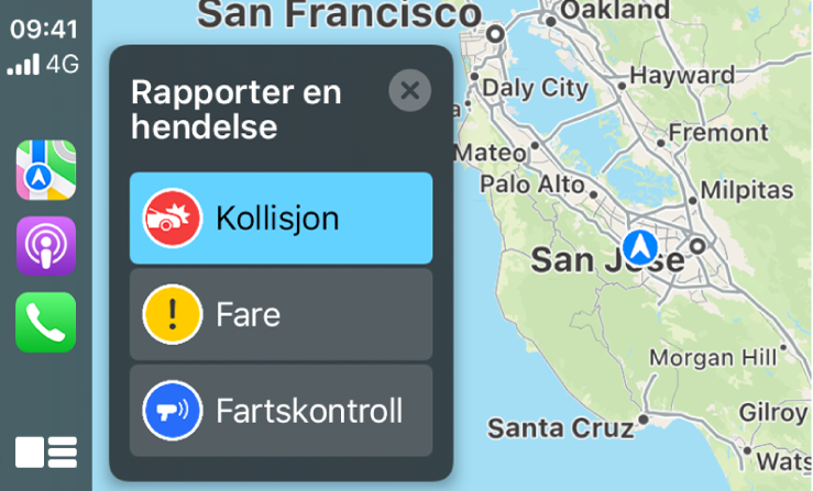 CarPlay viser symboler for Kart, Podkaster og Telefon til venstre og et kart av området til høyre hvor man kan rapportere Ulykke, Fare eller Fartskontroll.