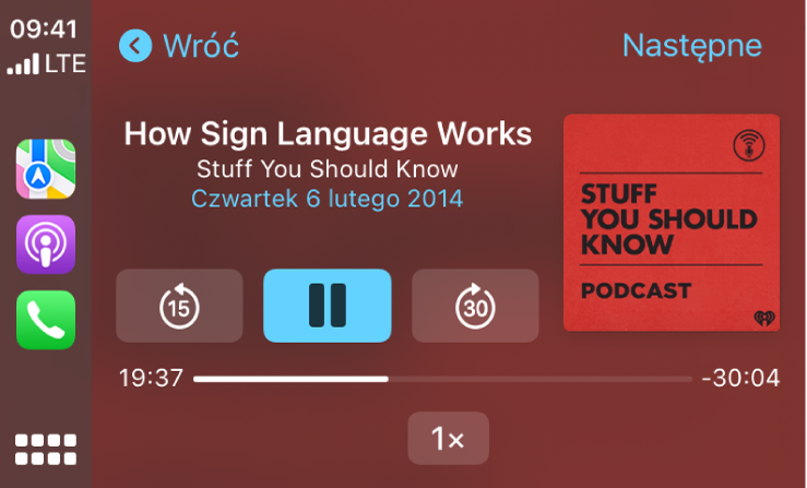 Widok Dashboard w CarPlay, wyświetlający podcast „staf ju szud noł” dotyczący języka migowego.