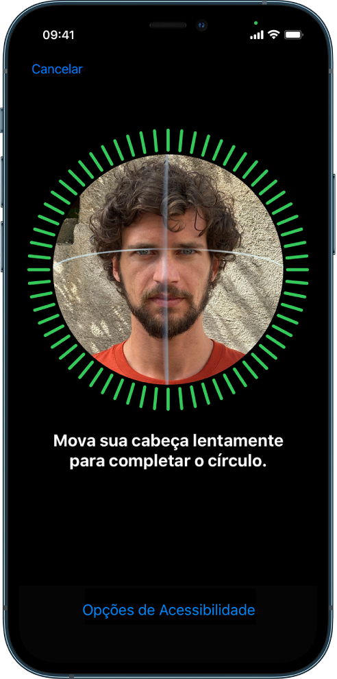 A tela de configuração de reconhecimento do Face ID. Um rosto está aparecendo na tela, rodeado por um círculo. Um texto abaixo instrui o usuário a mover a cabeça lentamente para completar o círculo. Um botão de Opções de Acessibilidade aparece perto da parte inferior da tela.