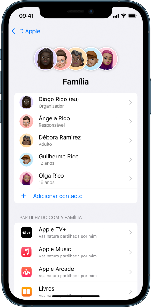 O ecrã Partilha com a família nas Definições. Estão indicados cinco membros da família e são partilhadas 4 assinaturas com a família.