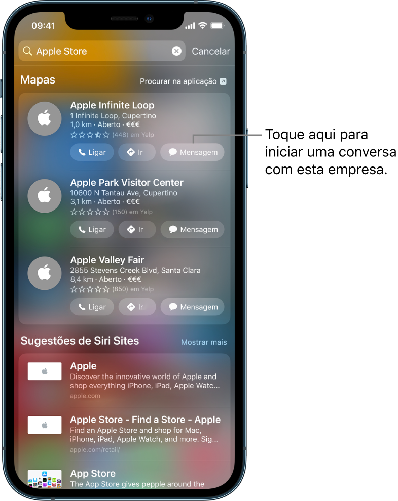 O ecrã Pesquisa a mostrar os elementos encontrados para a aplicação Mapas. Cada resultados mostra uma breve descrição, classificação ou morada e cada site mostra um URL. O três primeiros resultados mostram um botão em que se pode tocar para iniciar uma conversa profissional com a Apple Store.